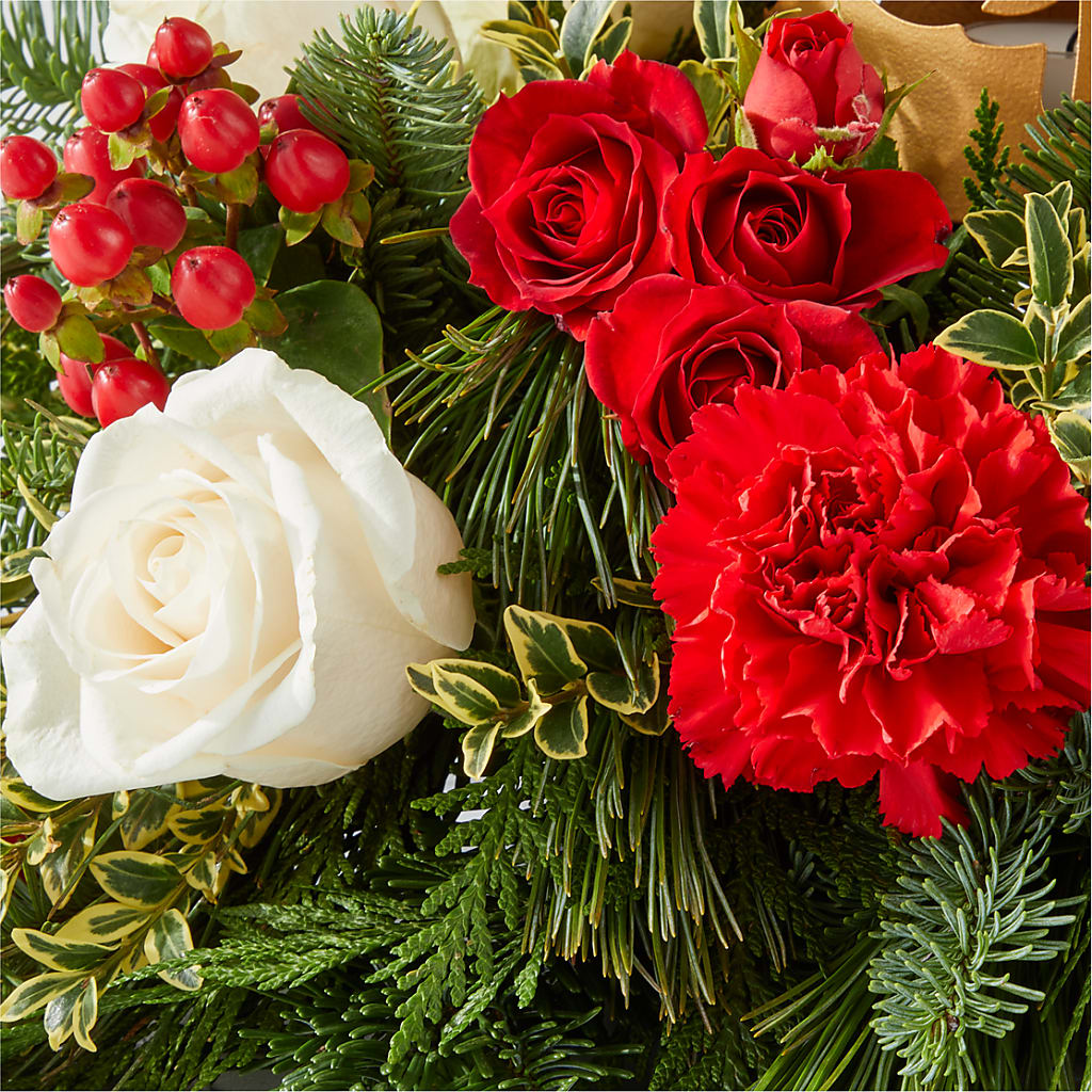 December Dreams Centerpiece –  Mt Scott Blooms By Maru, Portland OR