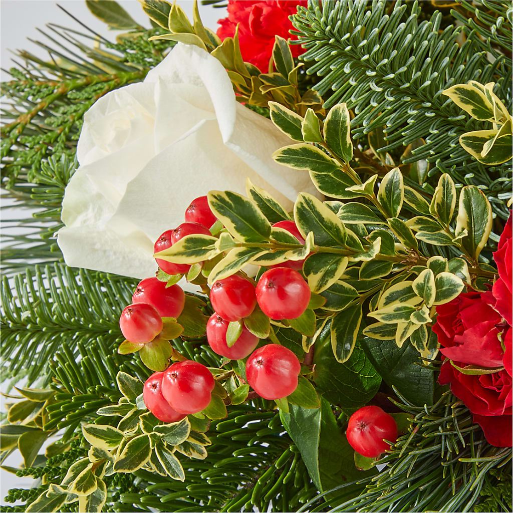 December Dreams Centerpiece –  Mt Scott Blooms By Maru, Portland OR