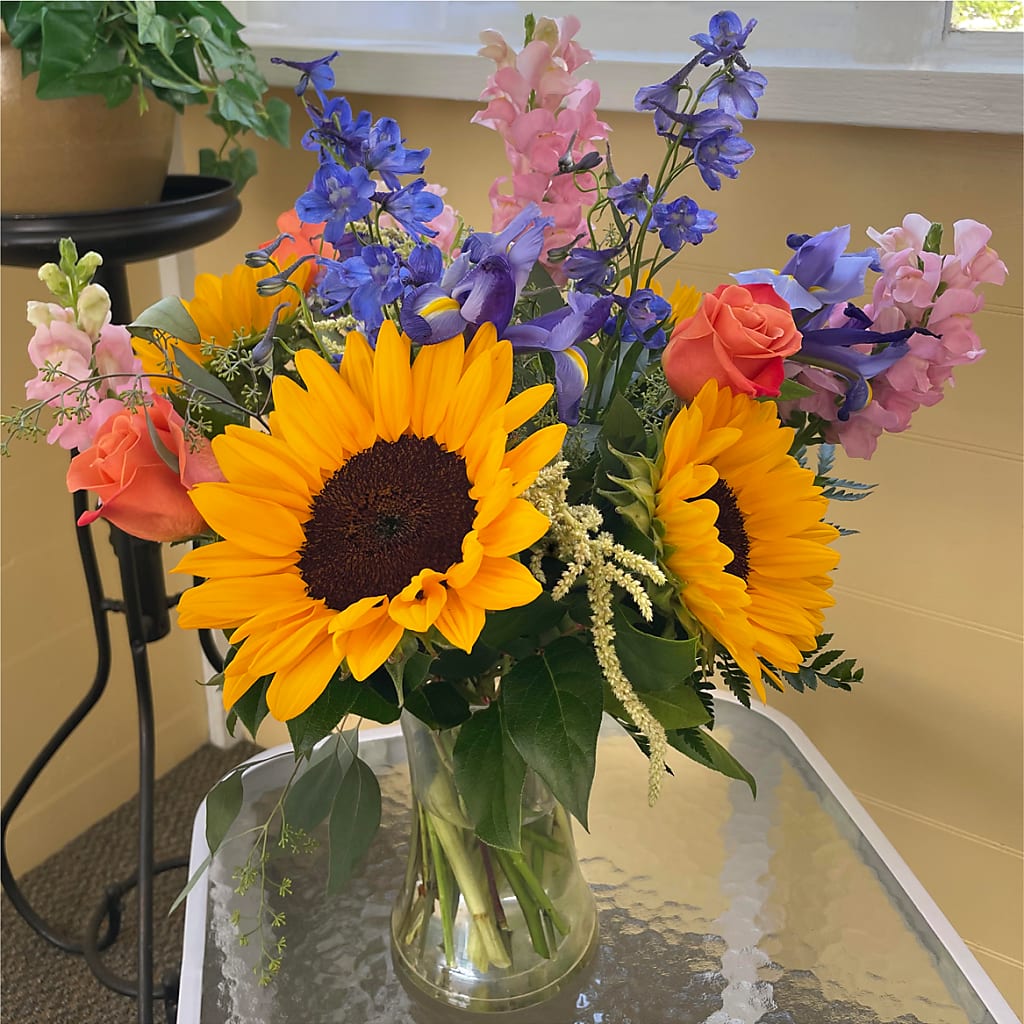 Rays of Life Bouquet –  Mt Scott Blooms By Maru, Portland OR
