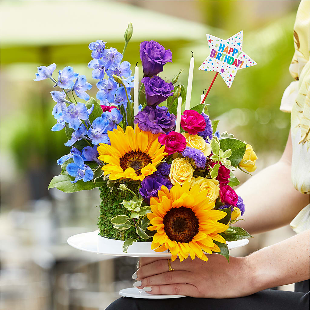 Star of the Day Floral Cake –  Mt Scott Blooms By Maru, Portland OR